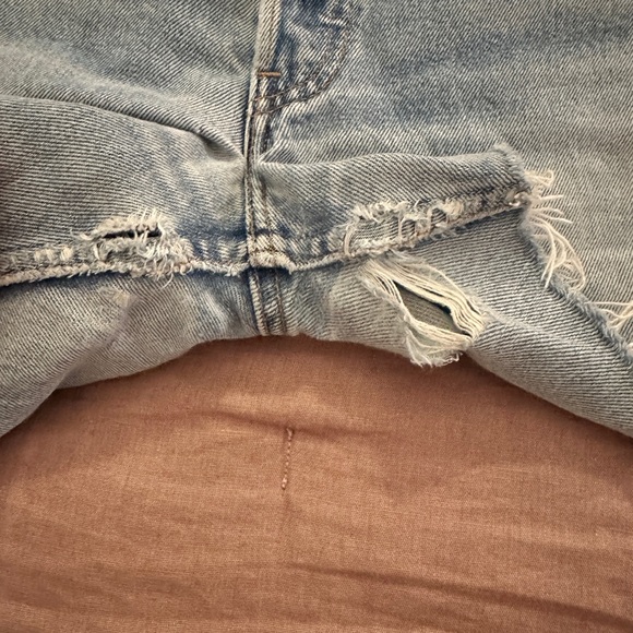 Vintage 501 Levi's Denim Jean Shorts with Distressed Hem size 26/27 - Picture 3 of 7